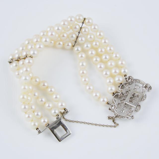 A 4-Strand Cultured Pearl Bracelet