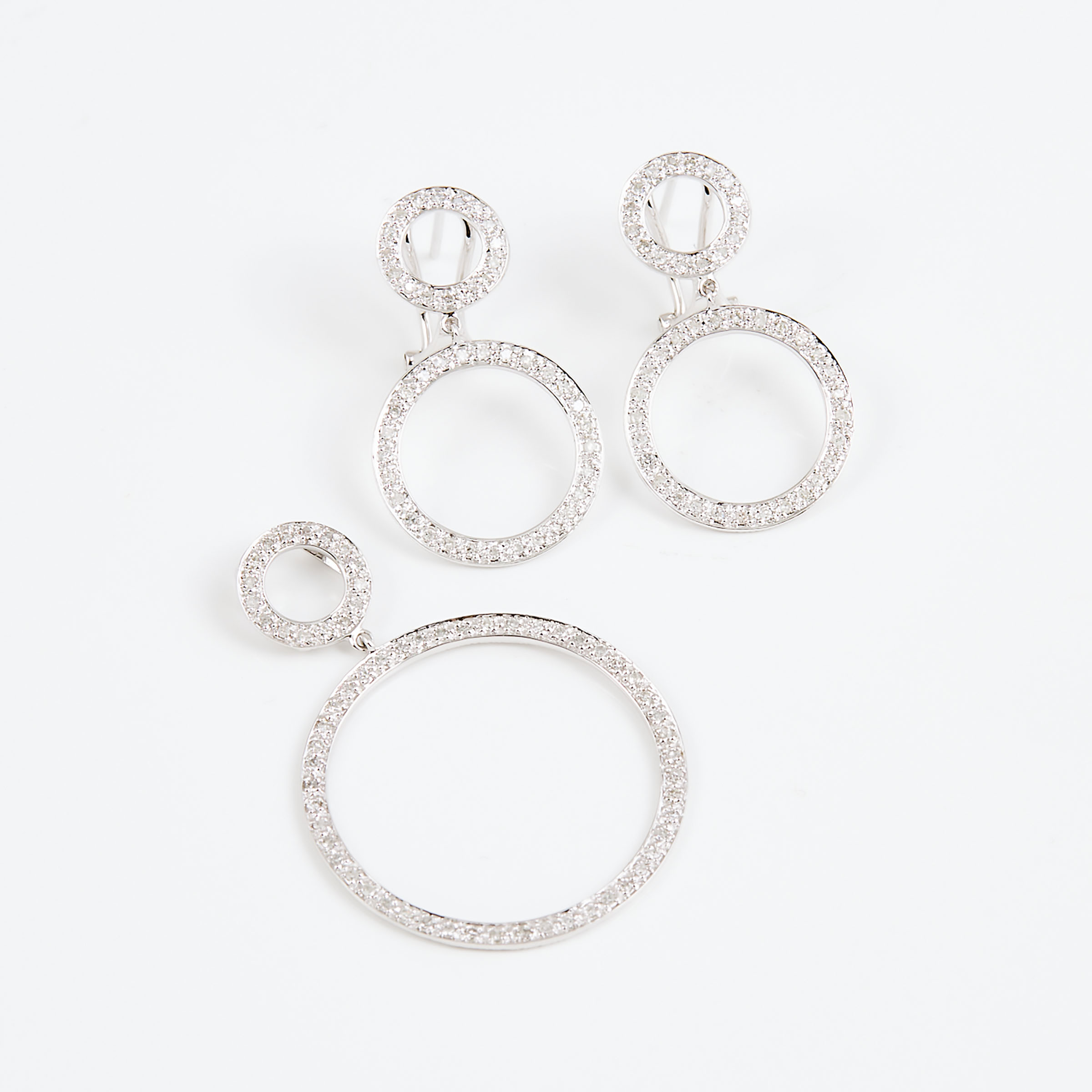 14k White Gold Circular Pendant And Drop Earrings