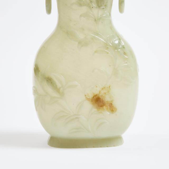 A Chinese Mughal-Style White Jade and Cover, Qing Dynasty, 19th Century 