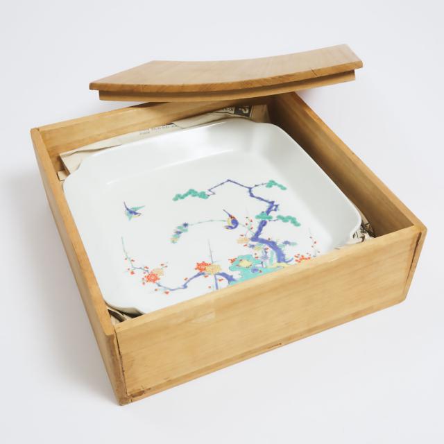 A Large Kakiemon Square Dish, Late 19th/Early 20th Century