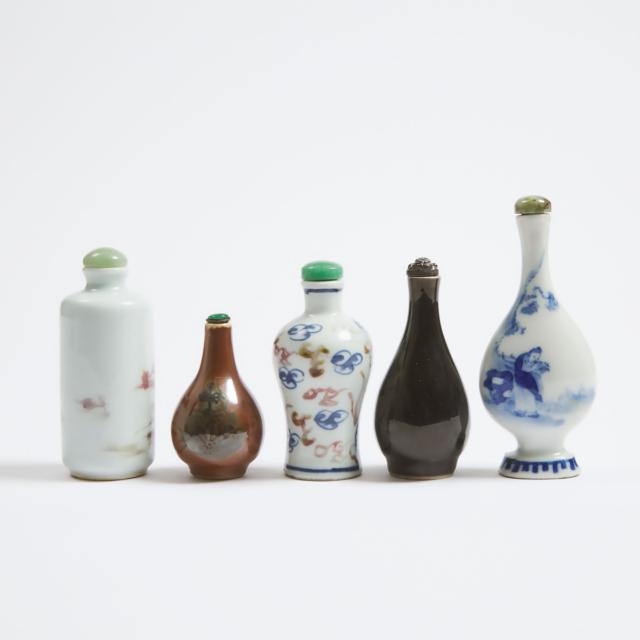 A Group of Five Porcelain Snuff Bottles, Qing Dynasty, 19th Century