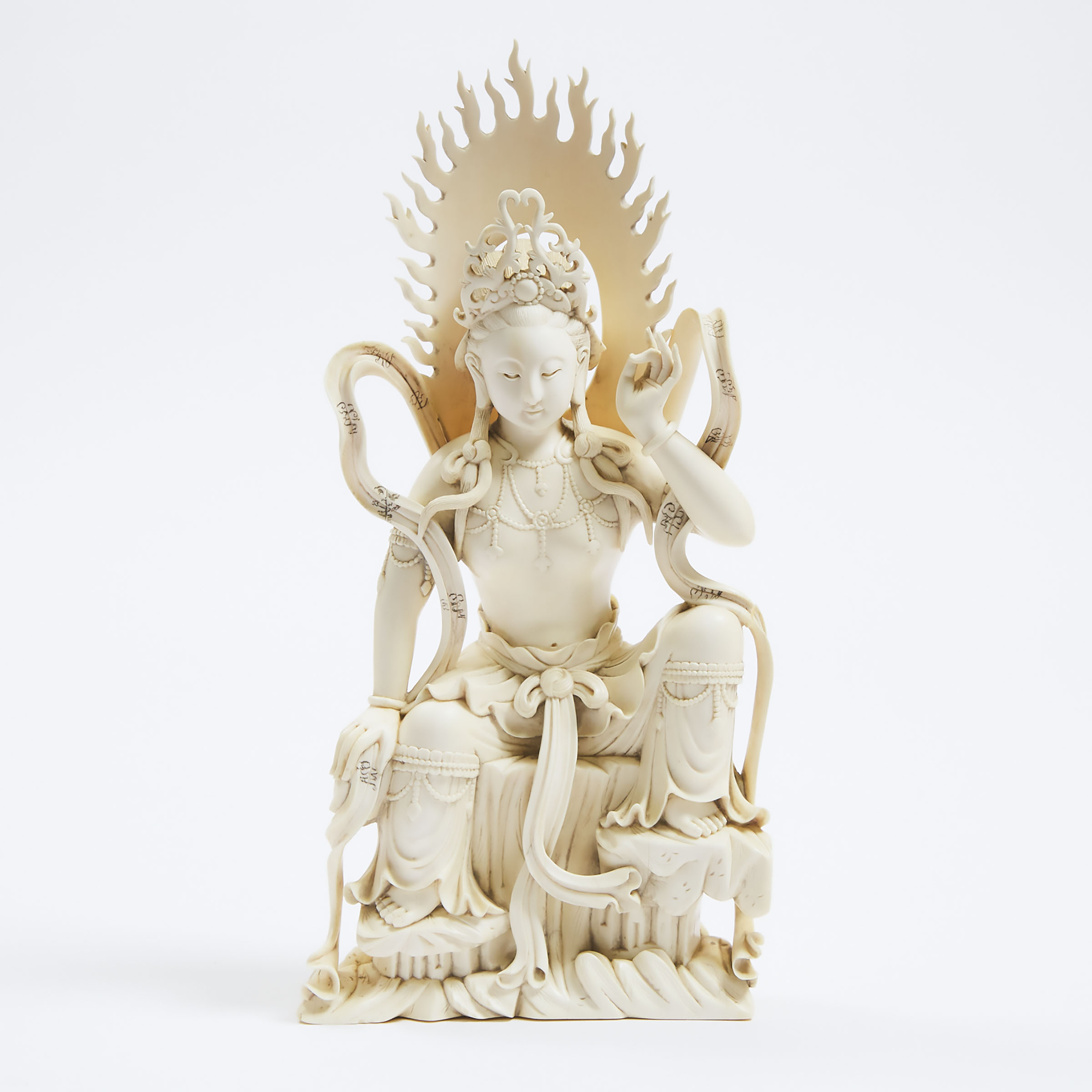 An Ivory Figure of Guanyin (Avalokiteshvara), Early 20th Century