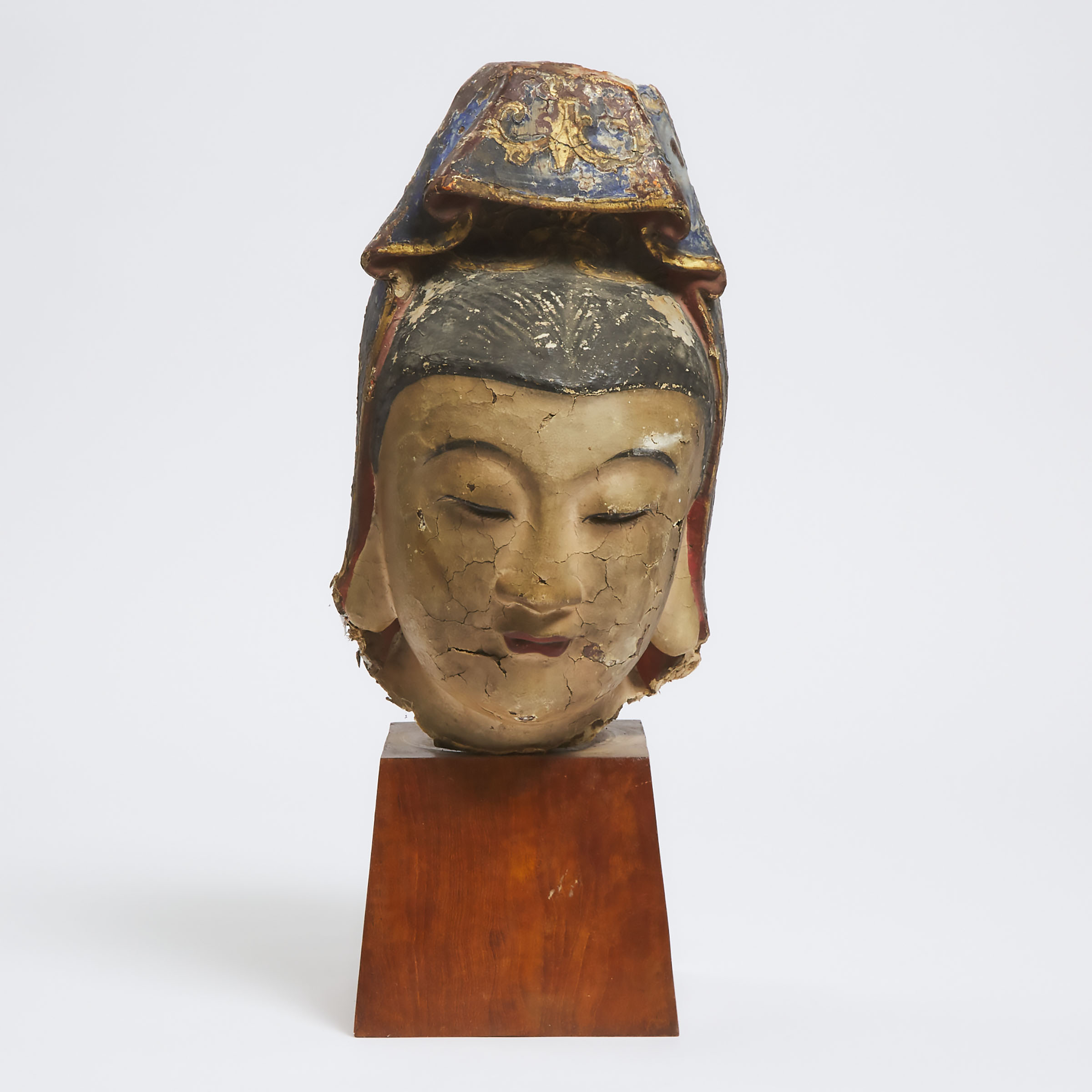 A Large Polychrome Painted Stucco Head of Guanyin (Avalokiteshvara), 18th Century