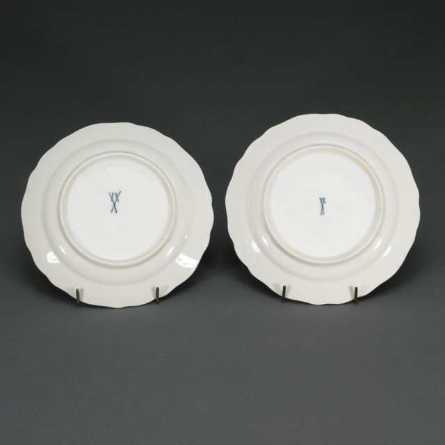 Two Meissen Kakiemon Plates, 20th century