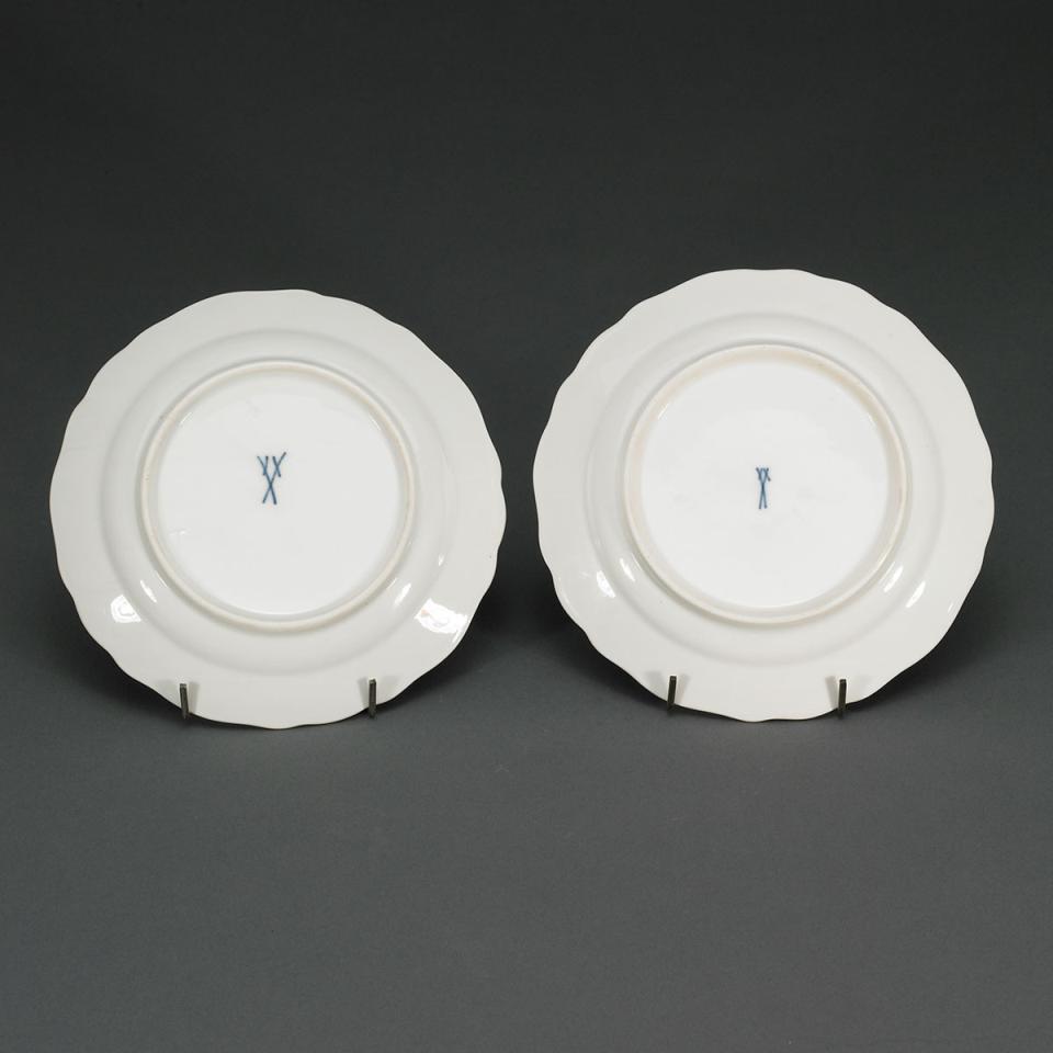 Two Meissen Kakiemon Plates, 20th century