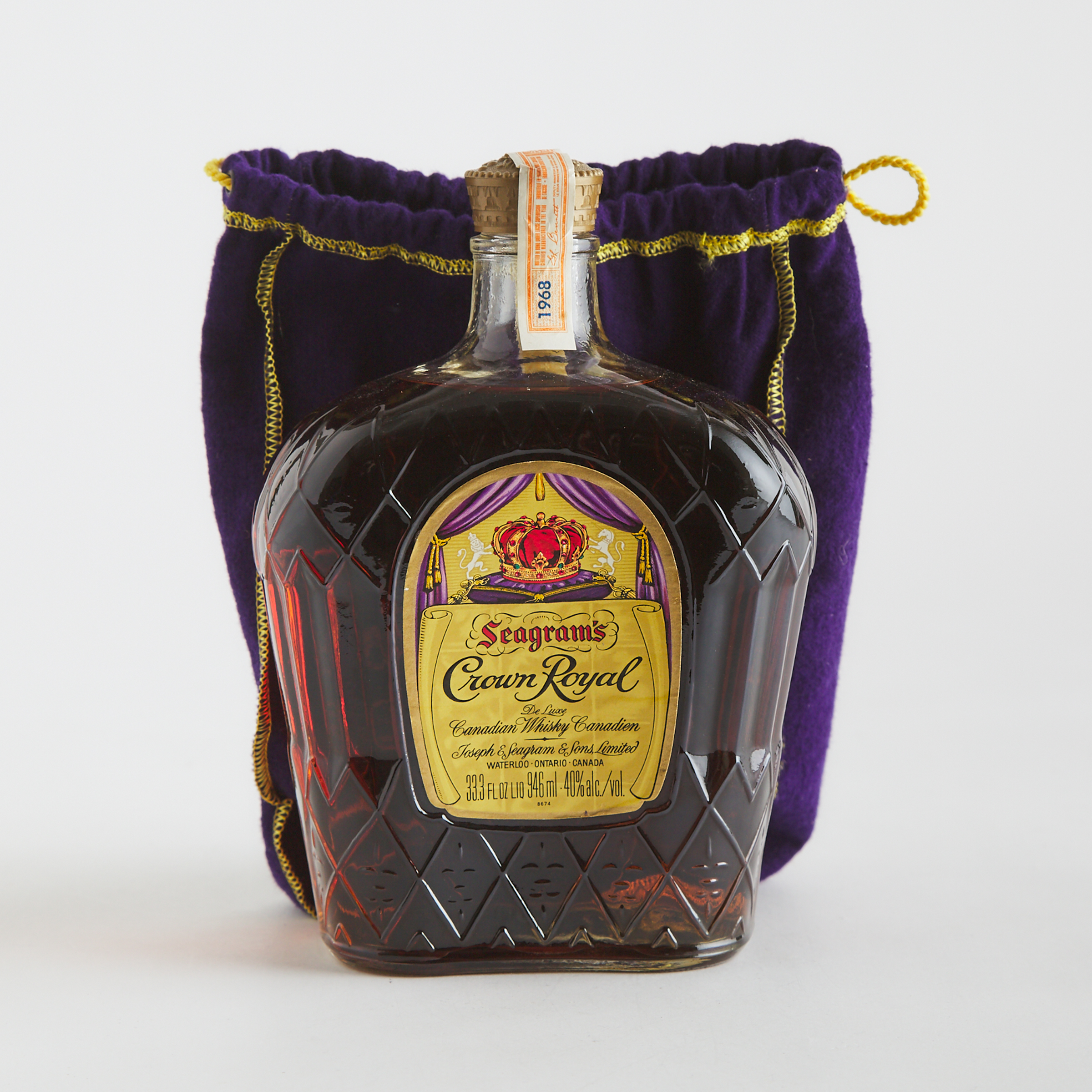 CROWN ROYAL DELUXE CANADIAN WHISKY (ONE 946 ML)