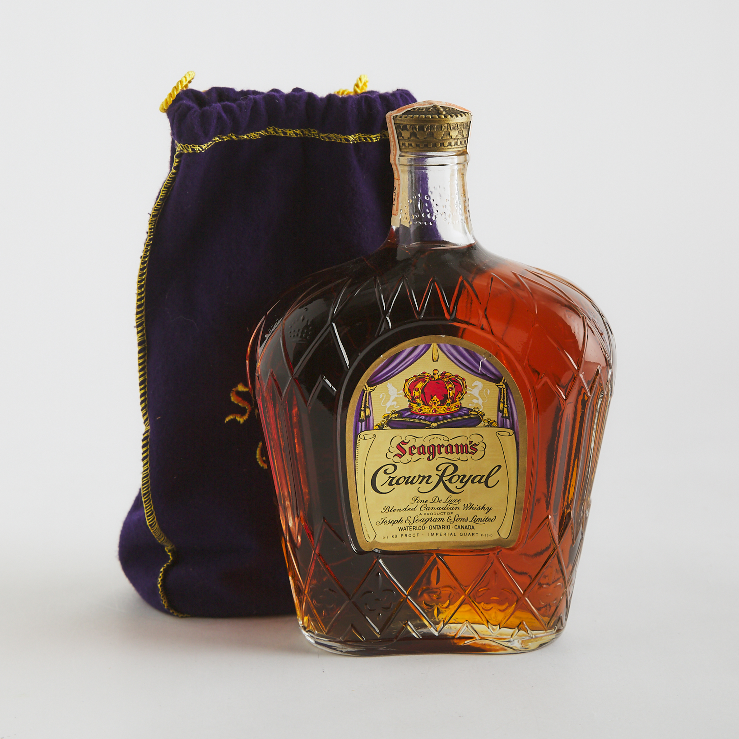 CROWN ROYAL DELUXE CANADIAN WHISKY (ONE 1 IMPERIAL QUART)