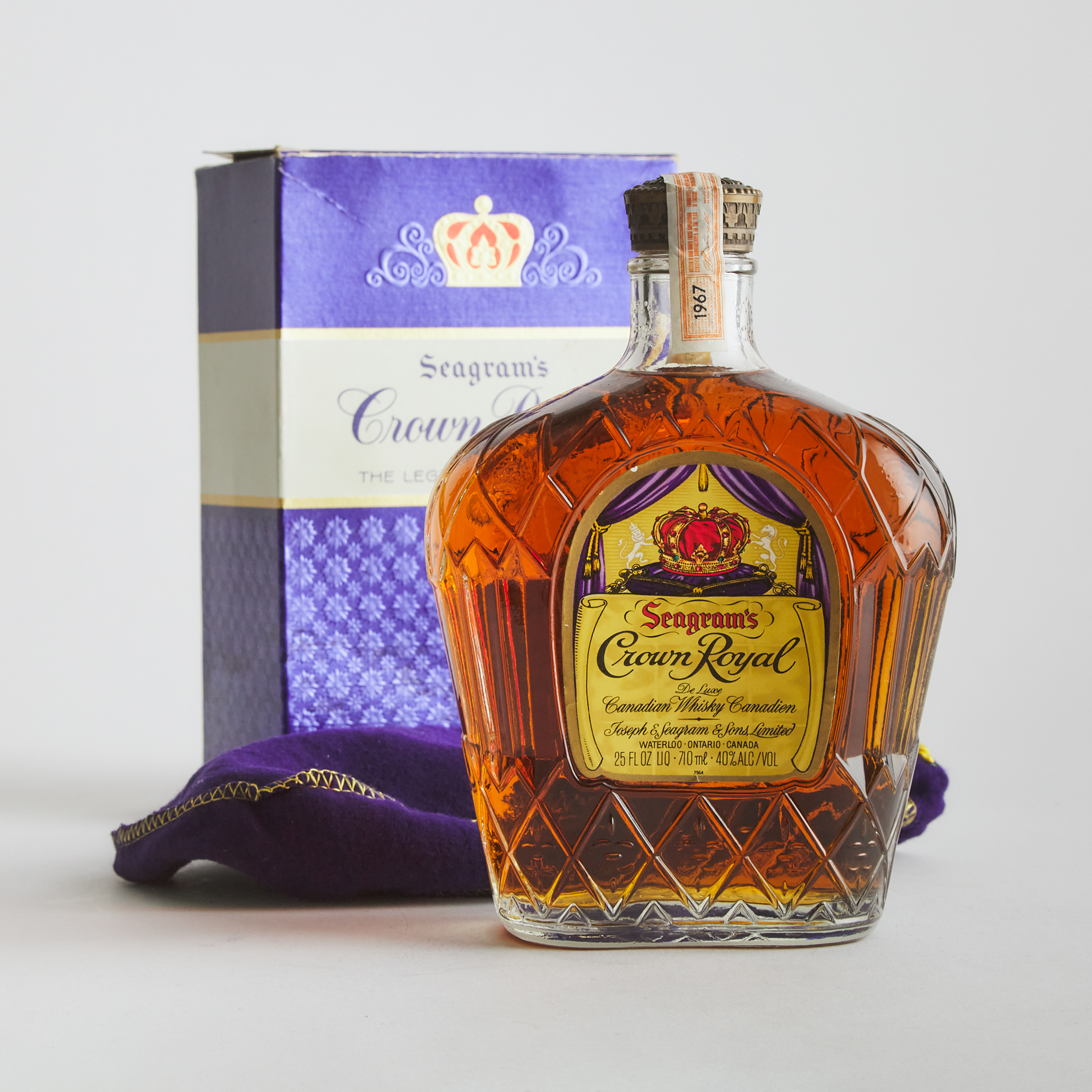 SEAGRAM'S CROWN ROYAL DELUXE BLENDED CANADIAN WHISKY NAS (ONE 710 ML)