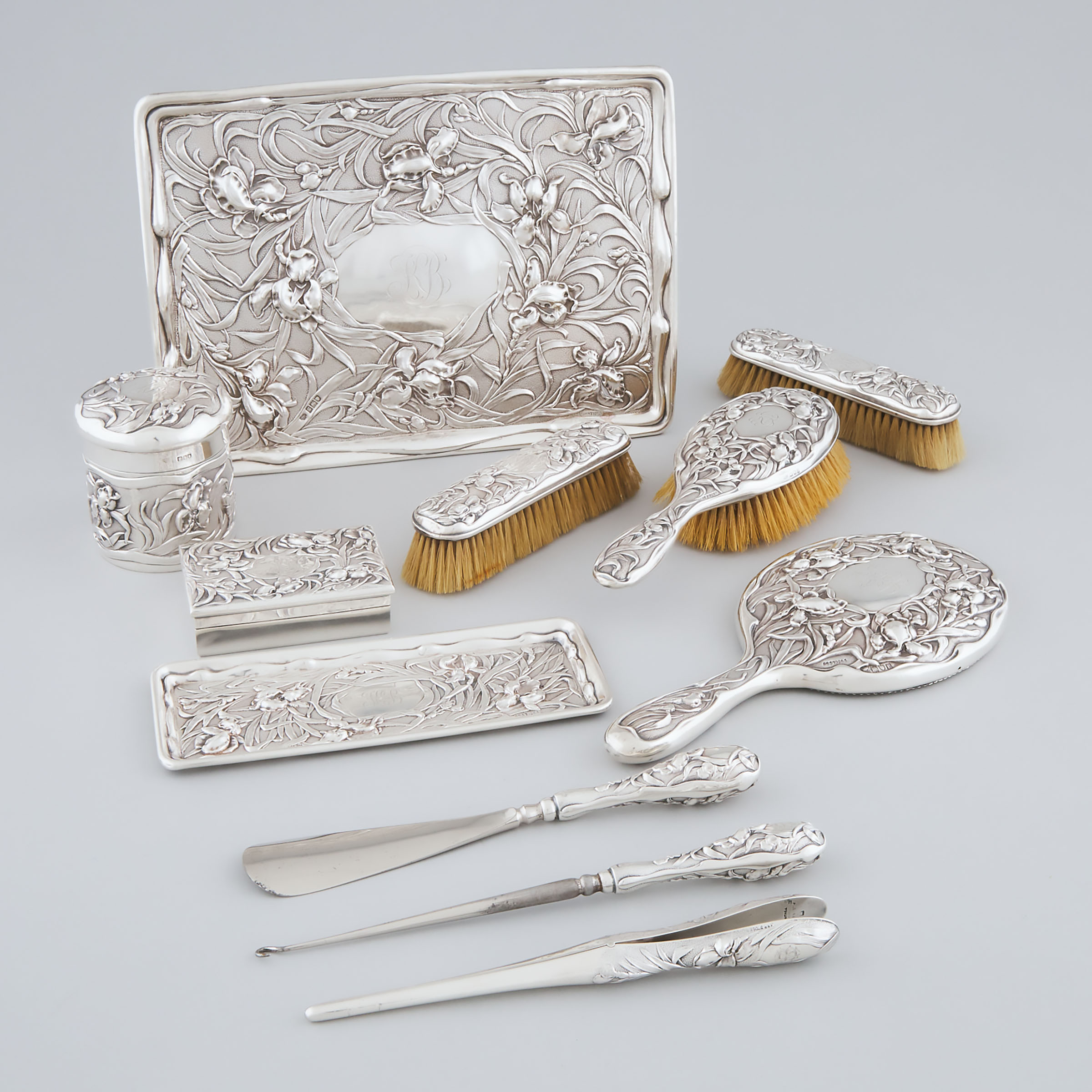 Edwardian Art Nouveau Silver Dressing Table Set, Goldsmiths & Silversmiths Co., London, 1901-16