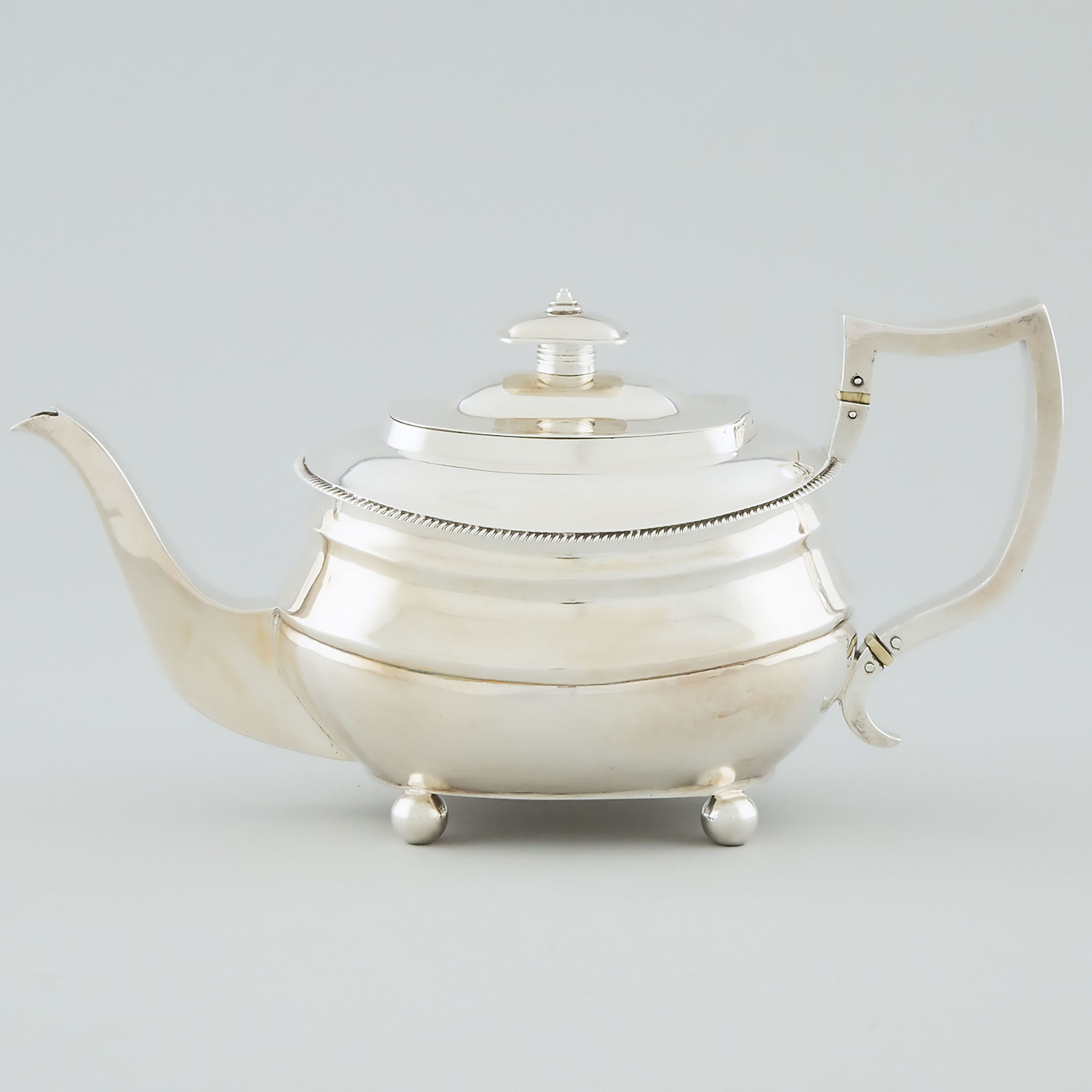 George III Silver Teapot, Thomas Wallis & Jonathan Hayne, London, 1814