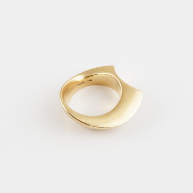 English 9k Yellow Gold Abstract Ring