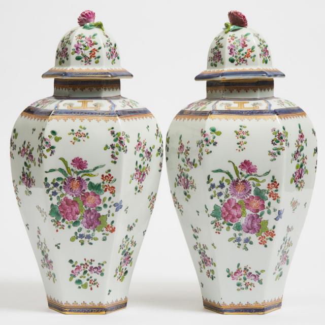 Pair of Samson ‘Compagnie des Indes’ Hexagonal Vases and Covers, early 20th century
