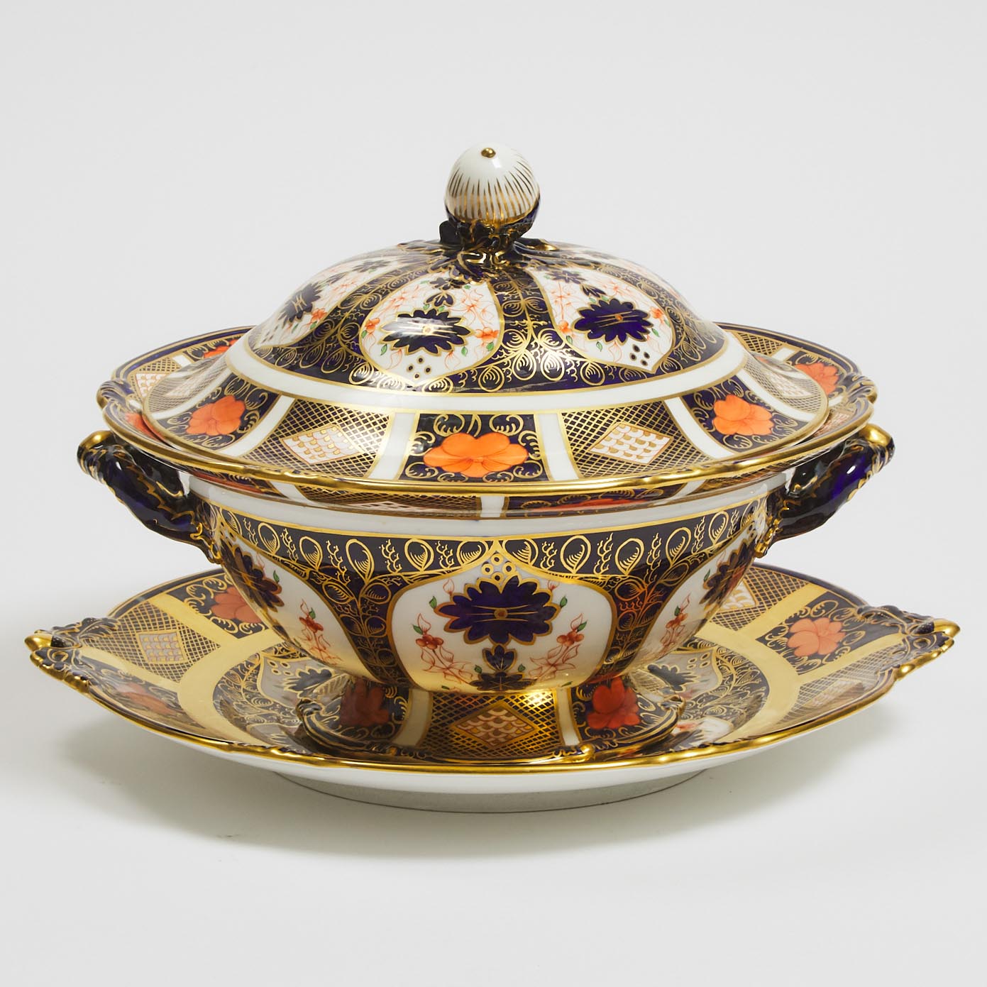 Royal Crown Derby 'Imari' (1128) Pattern Covered Soup Tureen on Stand, 20th century
