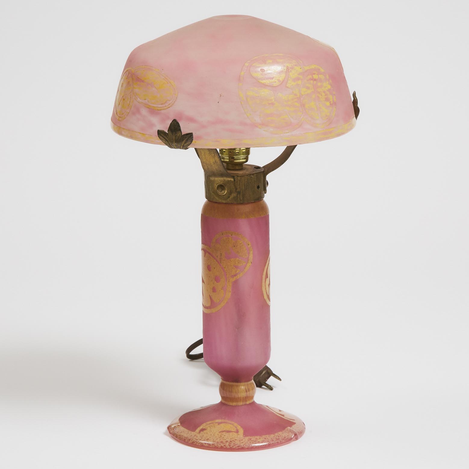Le Verre Français Cameo Glass Boudoir Lamp, c.1920