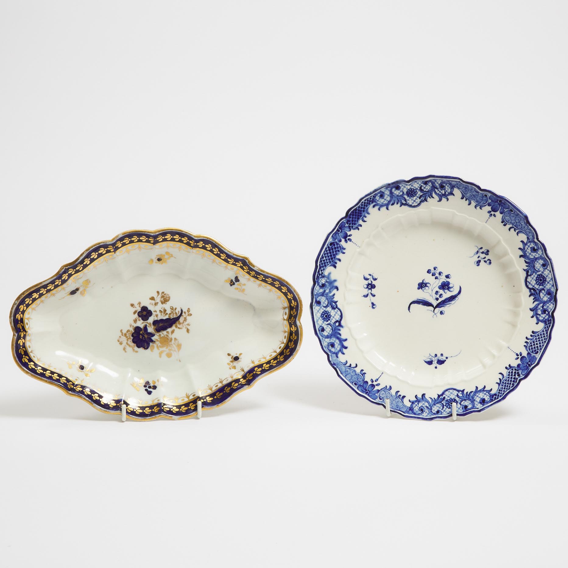 Caughley Lozenge Shaped Dessert Dish and a Régence Plate, late 18th century
