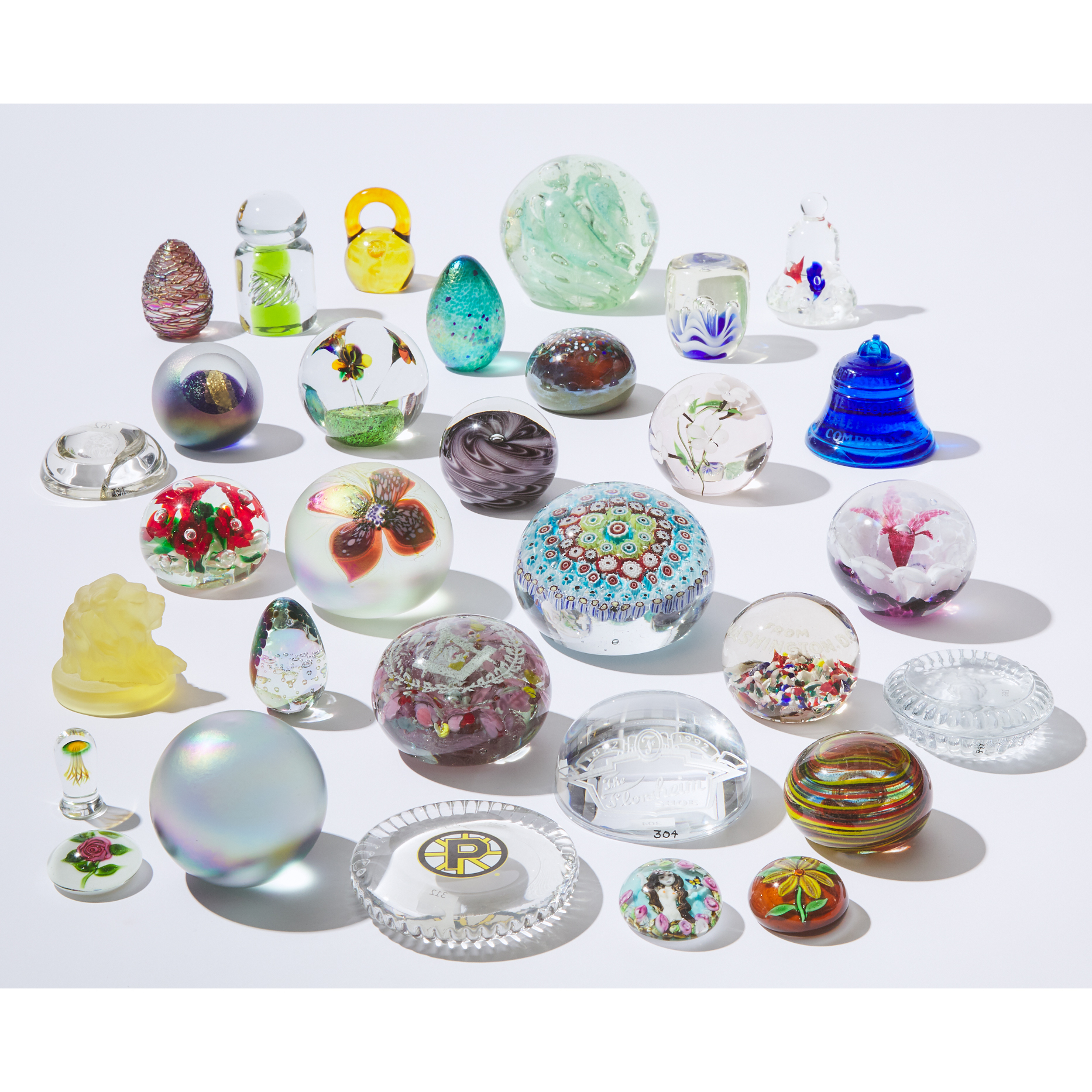 Collection of Thirty-One American Glass Paperweights, c.1985-2000