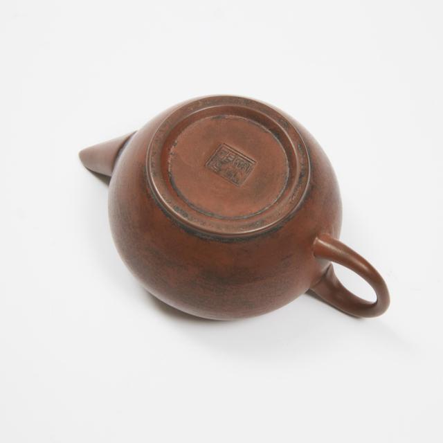 Three Yixing/Zisha Teapots and a 'Yí' Cup, 20th Century