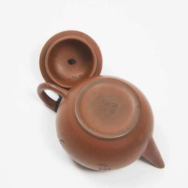 Three Yixing/Zisha Teapots and a 'Yí' Cup, 20th Century