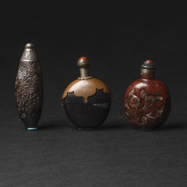 A Group of Three Coconut Shell, Bodhi Seed, and Lacquer Snuff Bottles, 19th Century 