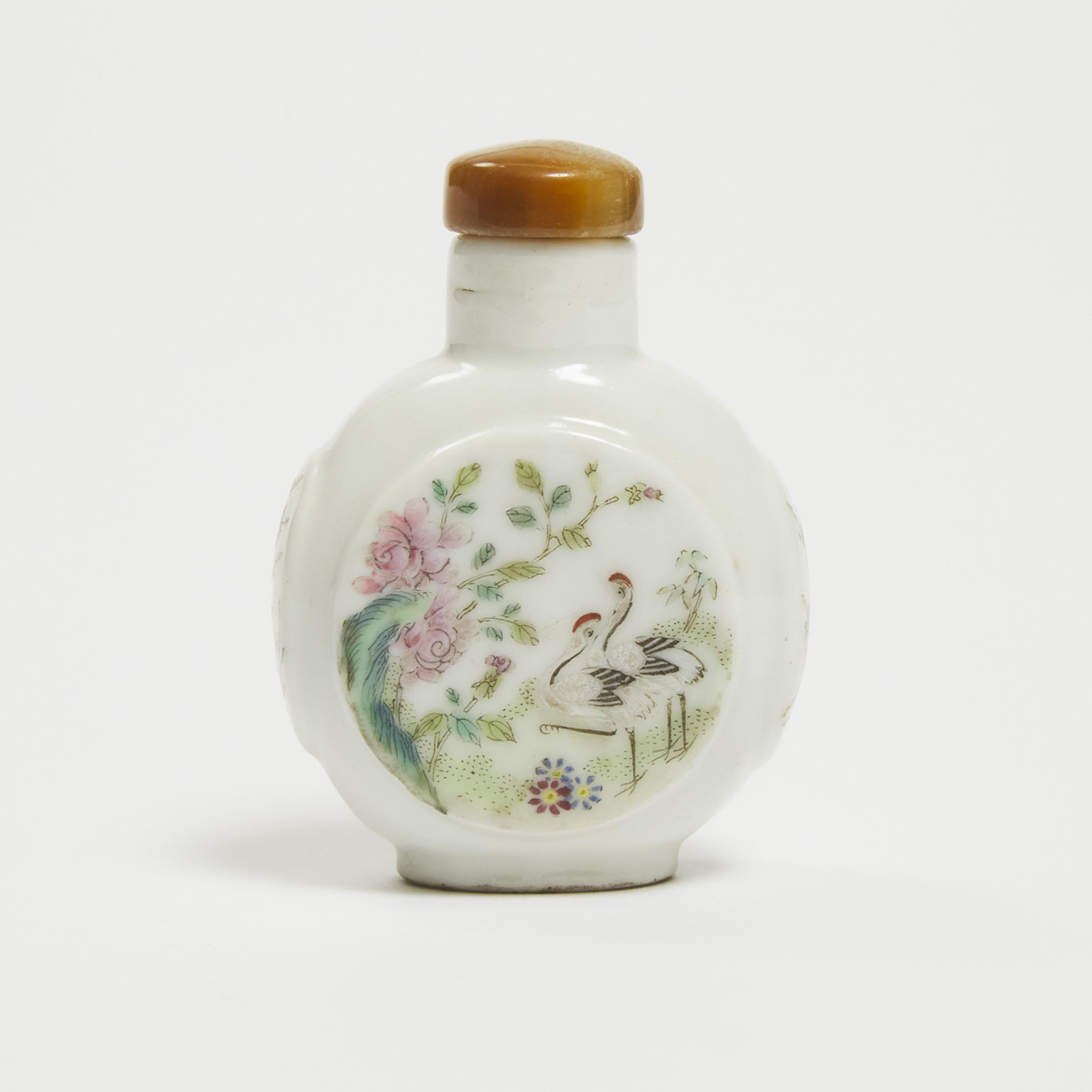 A Famille Rose 'Cranes' Snuff Bottle, Daoguang Period, 19th Century