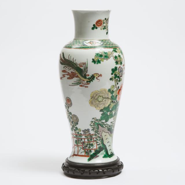A Famille Verte 'Phoenix and Qilin' Yenyen Vase, Republican Period, Early to Mid 20th Century
