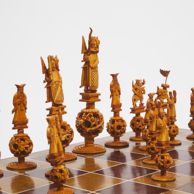 A Canton Export Ivory Puzzle Ball Chess Set, Late 19th/Early 20th Century