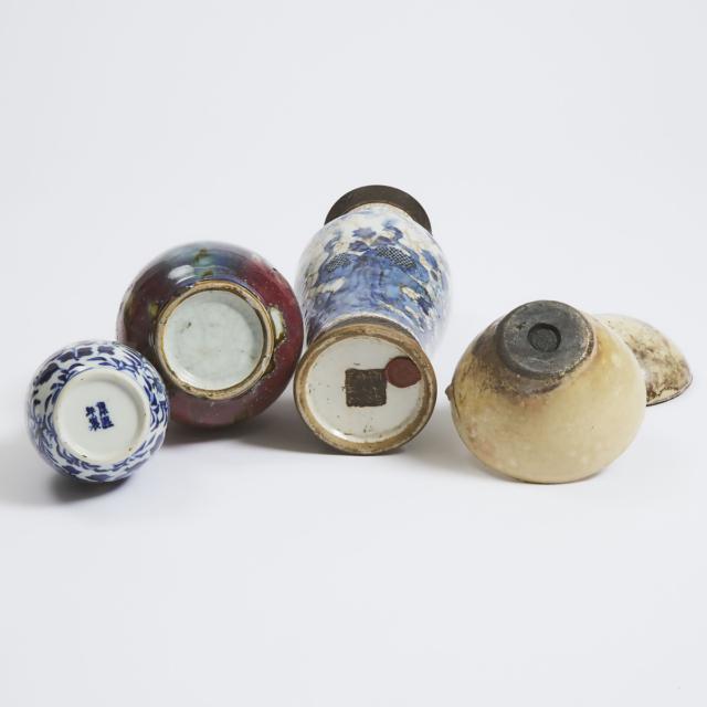 A Group of Four Chinese Ceramic Wares, 19th Century and Later
