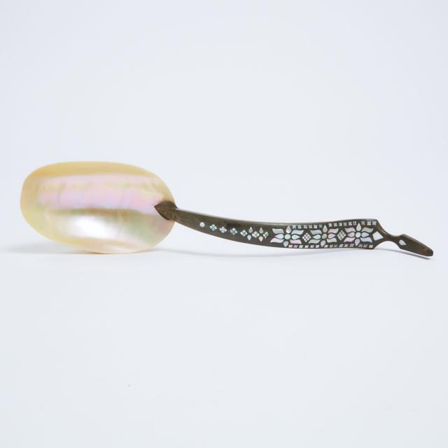 A Japanese Mother-of-Pearl Ladle with Horn Handle