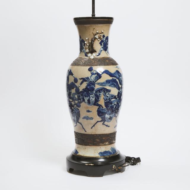 A Blue and White Crackled Glaze Vase, 19th Century