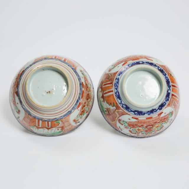 A Pair of Export Imari-Style Bowls, 18th/19th Century