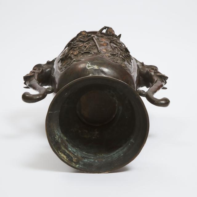 A Japanese Bronze Vase, Meiji Period, Early 20th Century