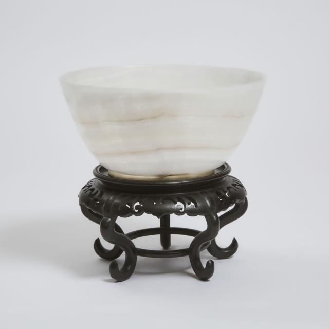 A Large Banded Agate Bowl, 19th/20th Century