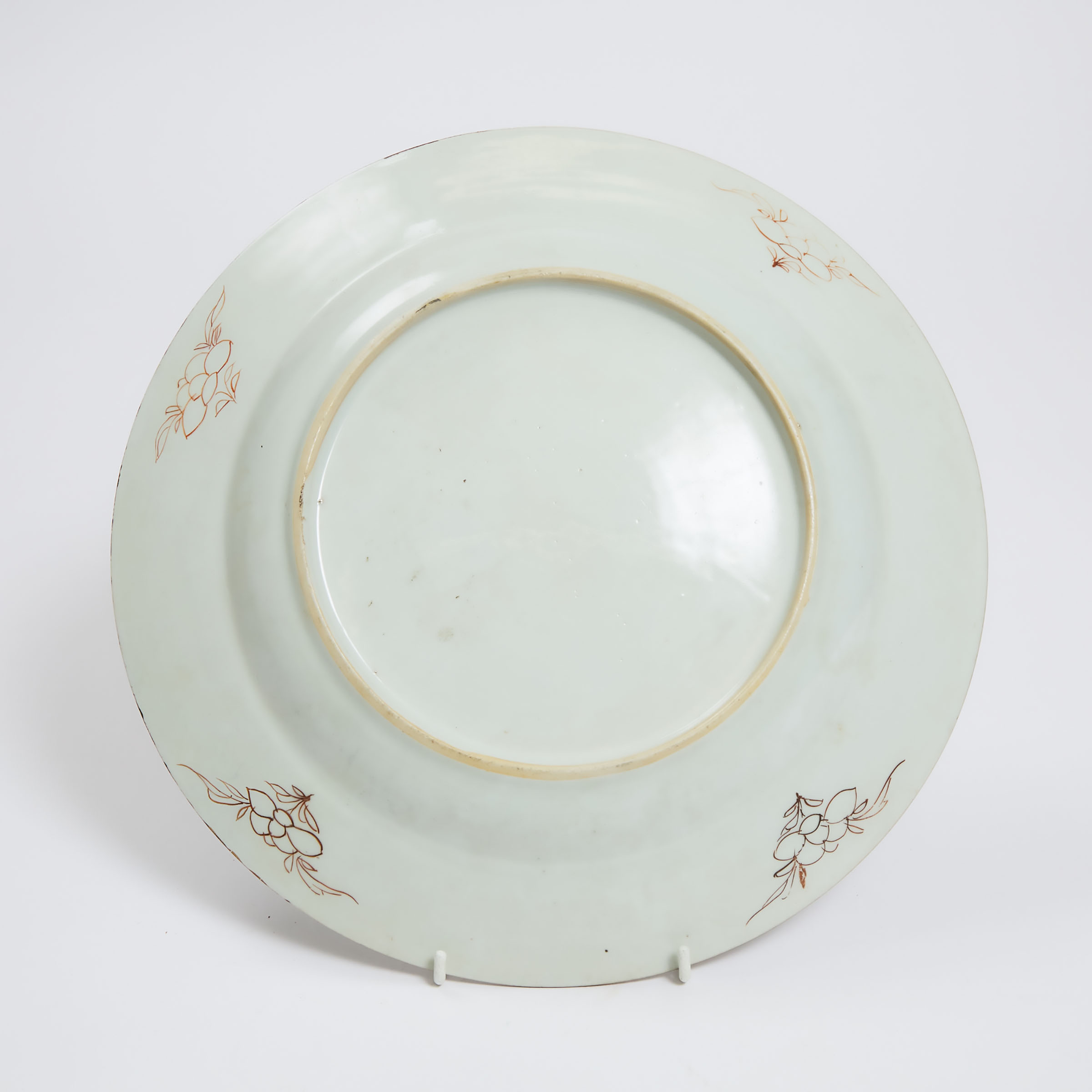 A Chinese Export Famille Rose Plate, Yongzheng Period, 18th Century