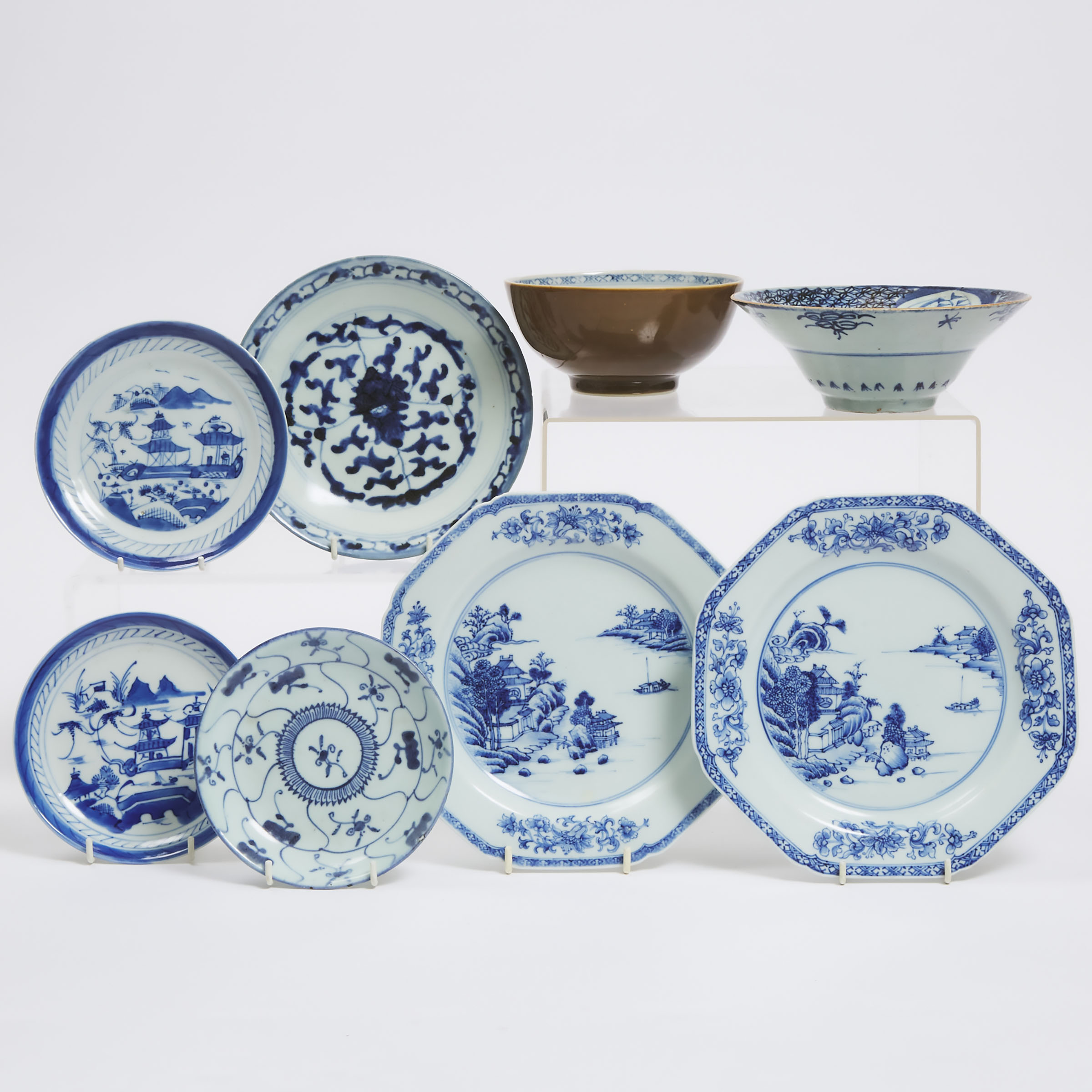 A Group of Eight Chinese Export Blue and White Wares, 17th-19th Century