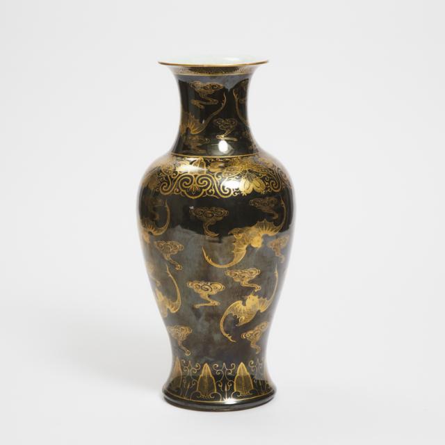 A Gilt-Decorated Mirror-Black-Glazed 'Bats' Vase, Kangxi Mark, 19th Century