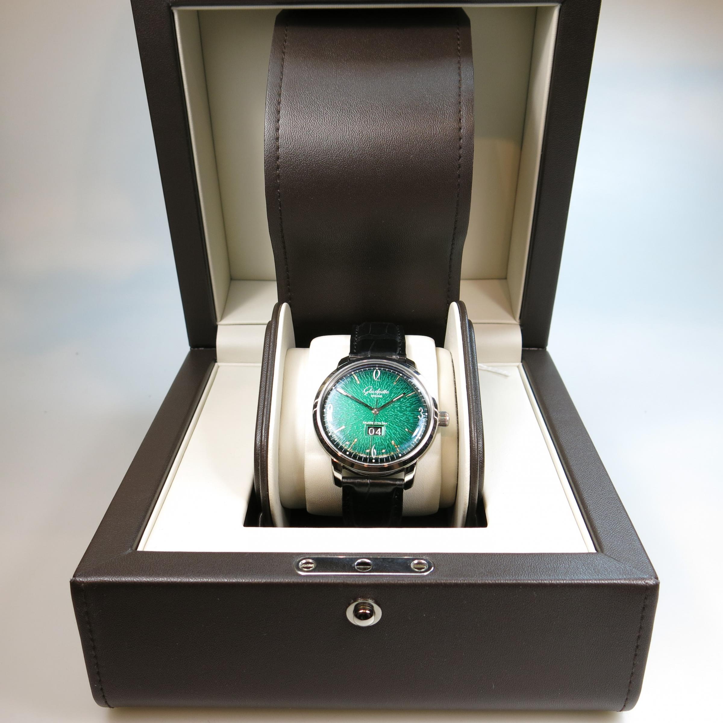 Glashütte 'Original Sixties' Wristwatch With Panorama Date