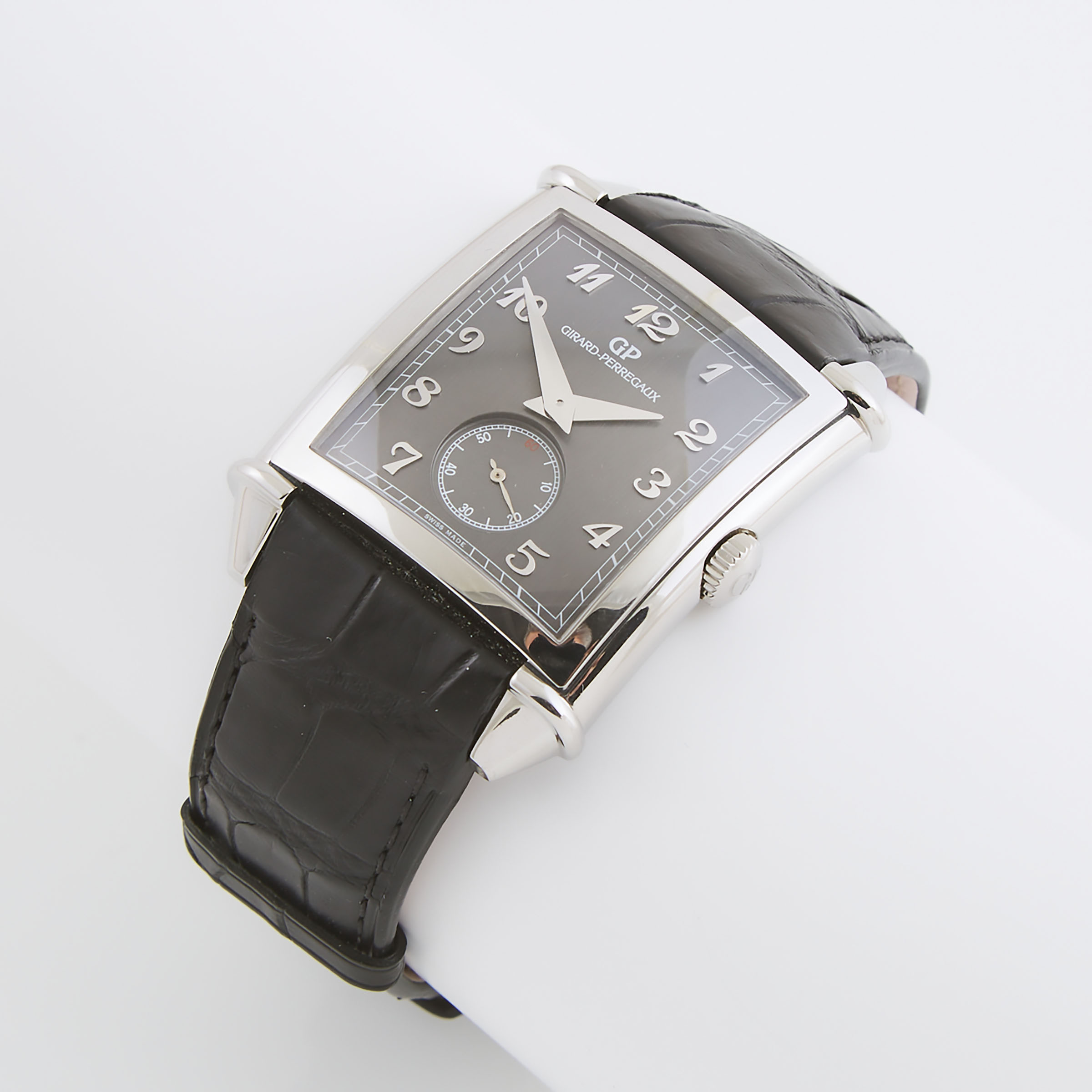 Girard-Perregaux Vintage 1945 Wristwatch