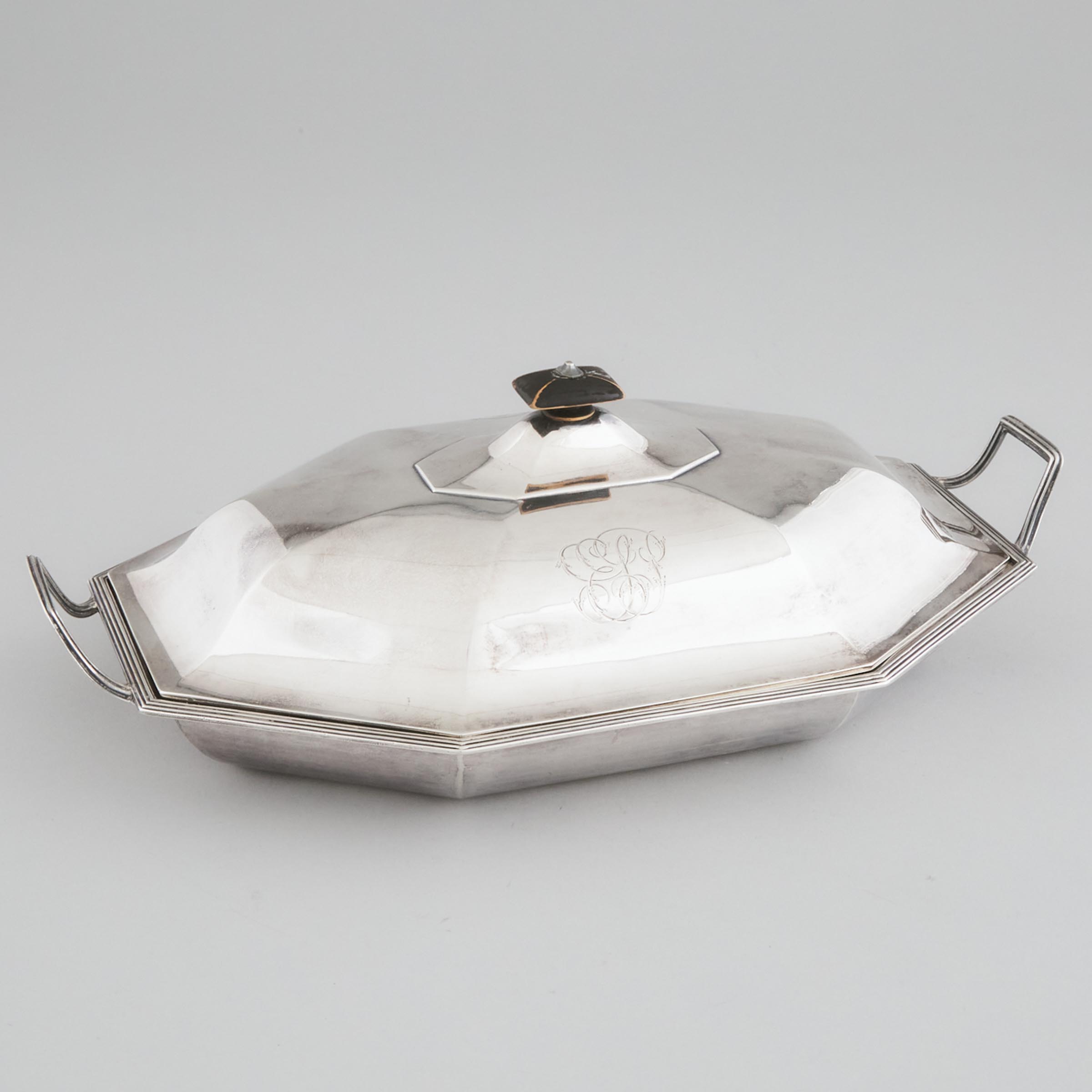 George III Silver Octagonal Shaped Entrée Dish and Cover, Abraham Peterson & Peter Podio, London, 1788