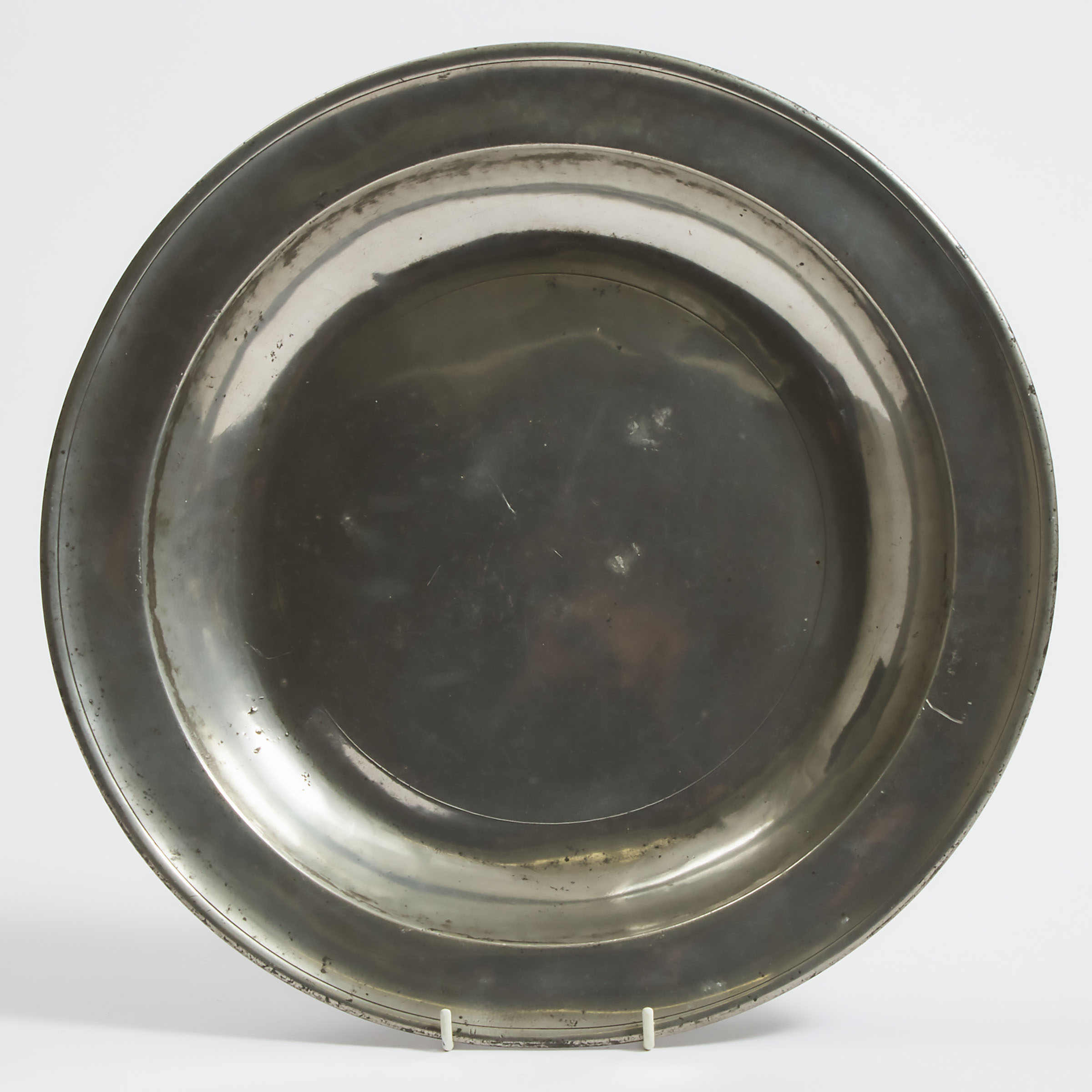 Scottish Pewter Single Reed Pewter Dish by William Ballantyne II, Edinburgh, 1749-1777