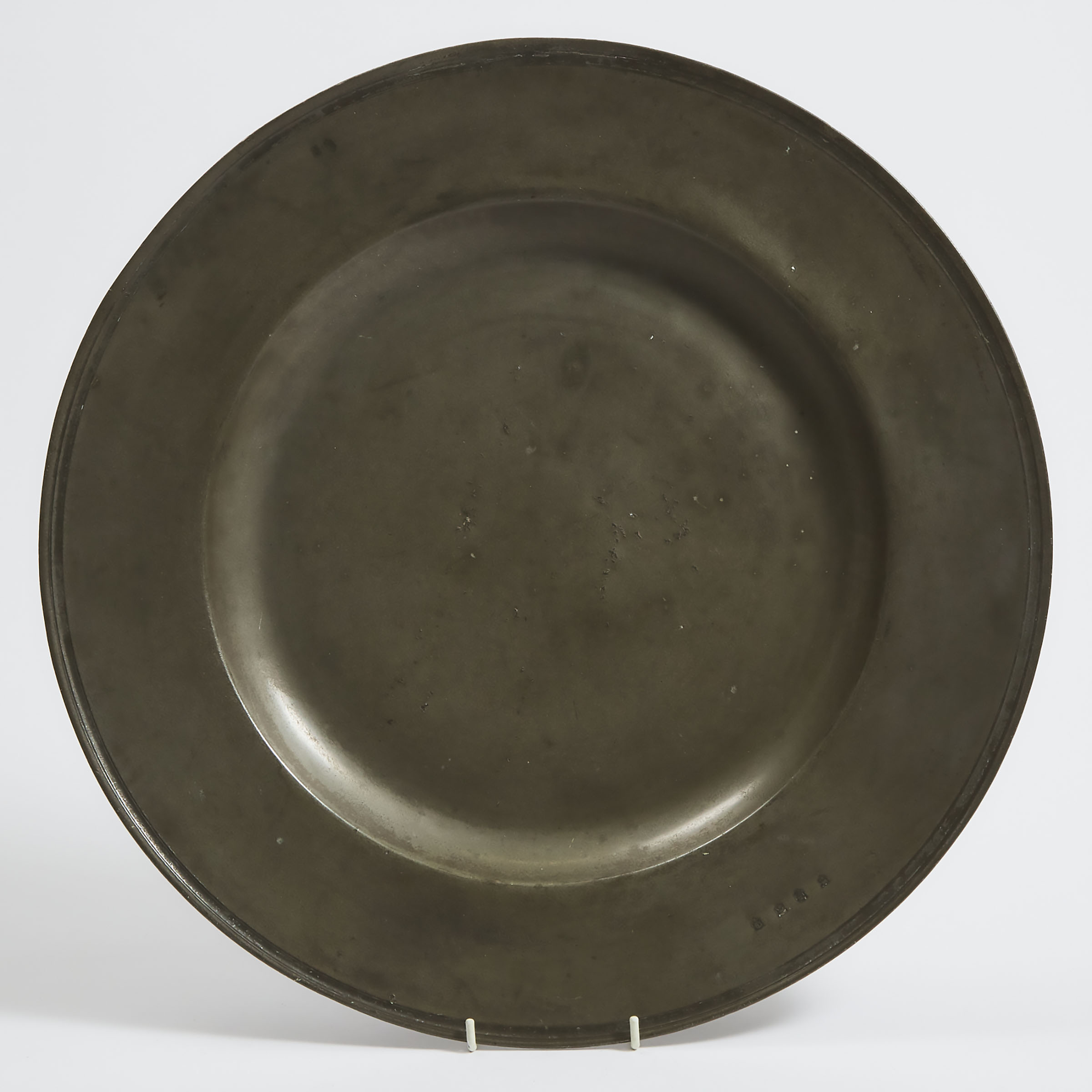 Early English Pewter Broad Rim Charger by Edmund Harvey, Wigan, 1651-1685