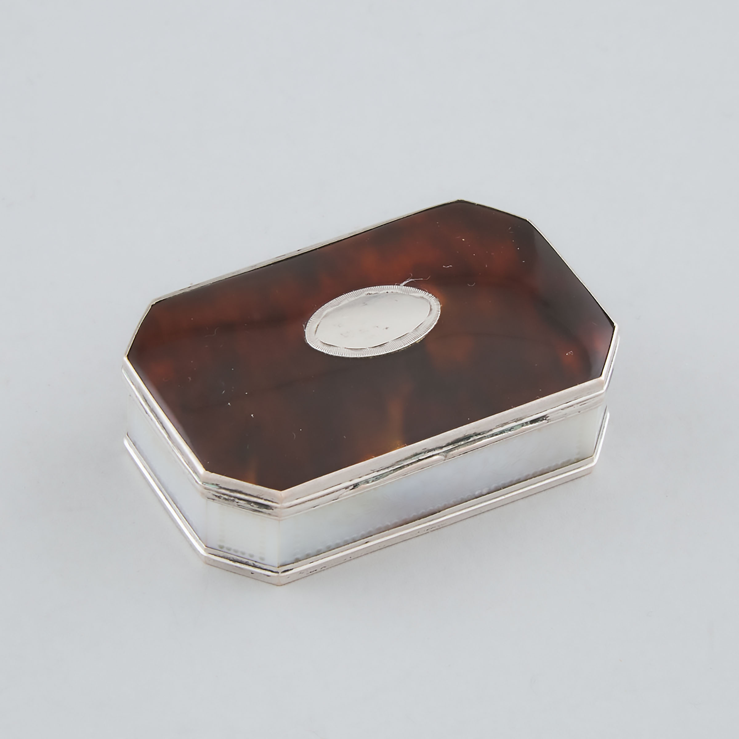 Continental Silver Mounted Tortoiseshell and Mother-of-Pearl Snuff Box, c.1800