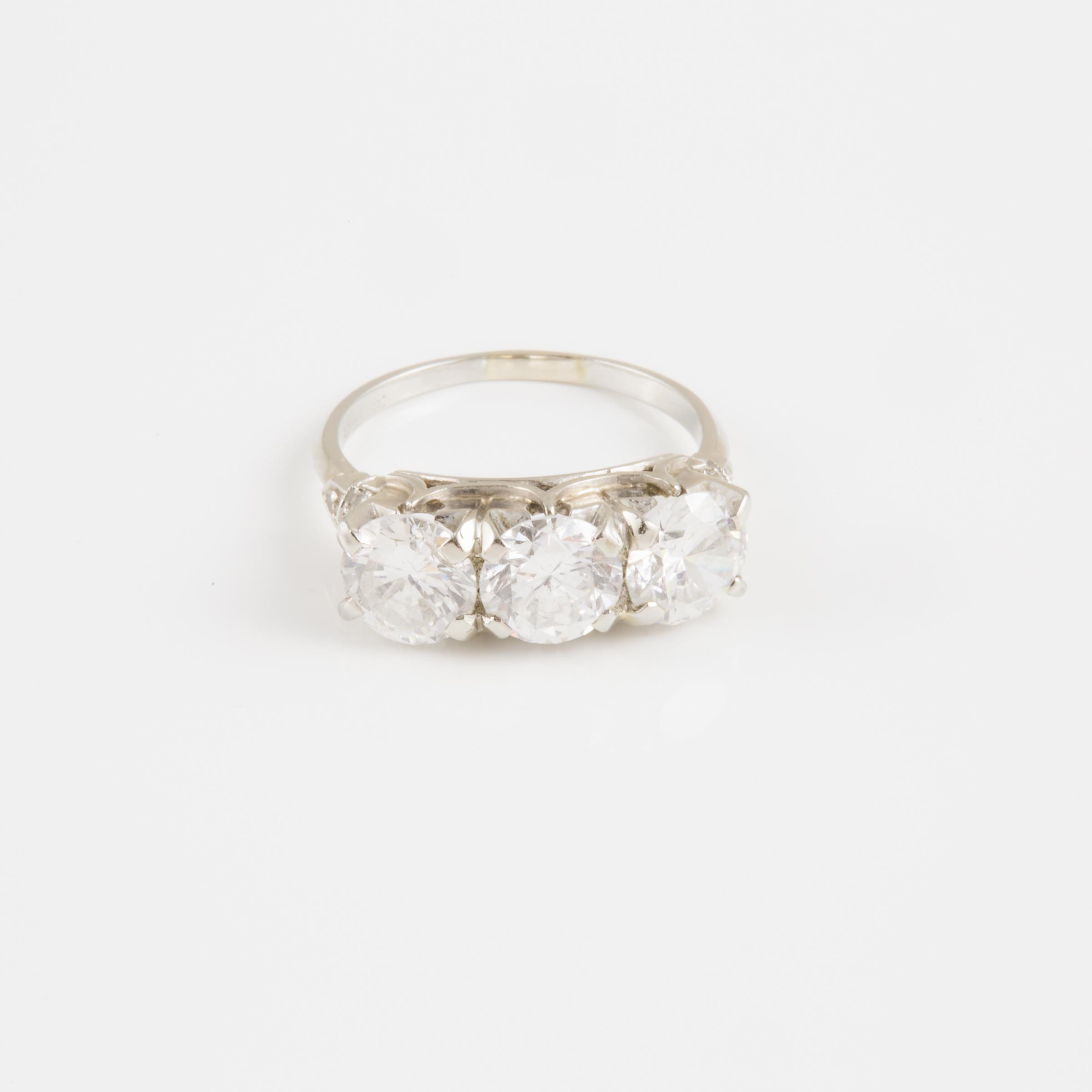 18k White Gold Ring