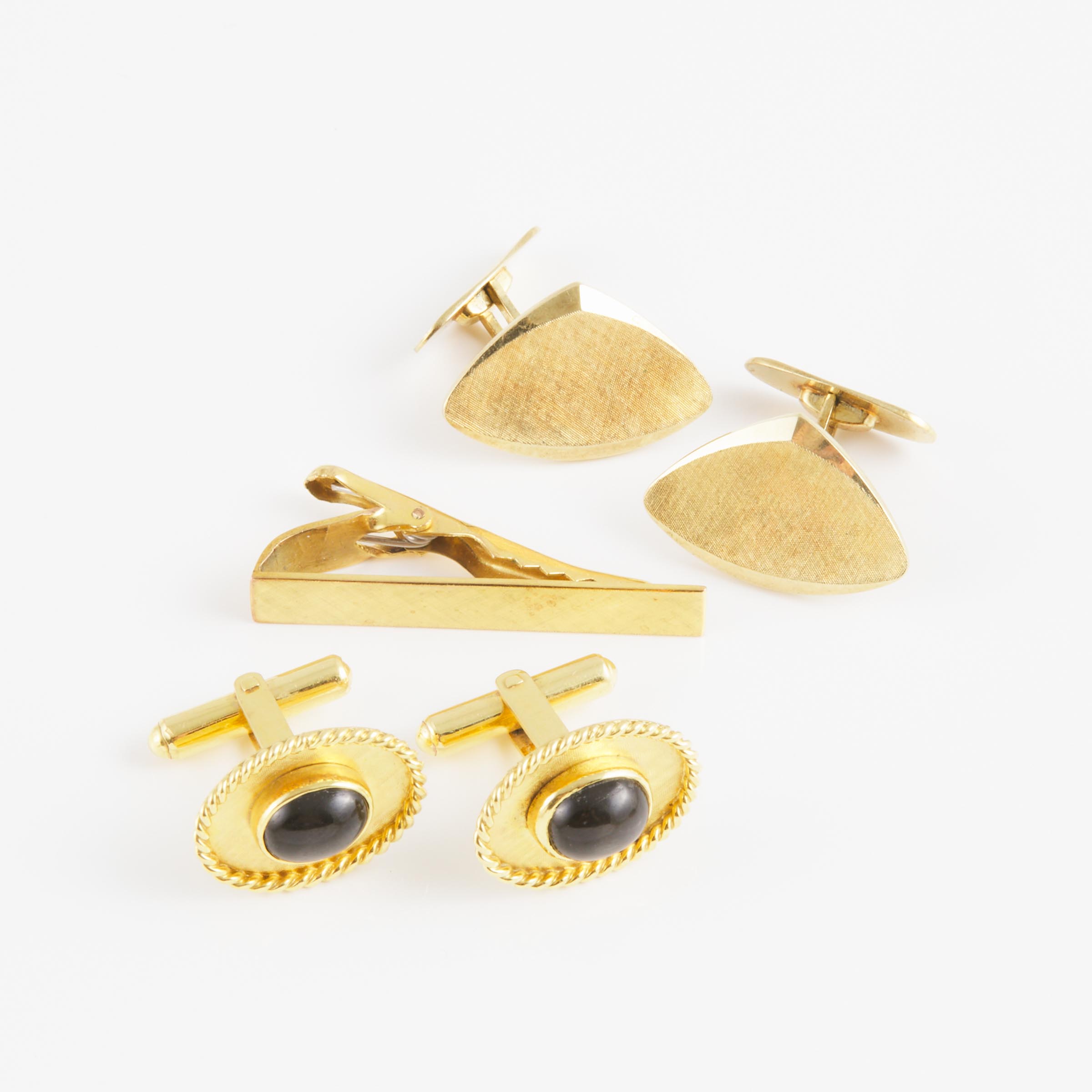 Group Of 14k Yellow Gold Jewellery