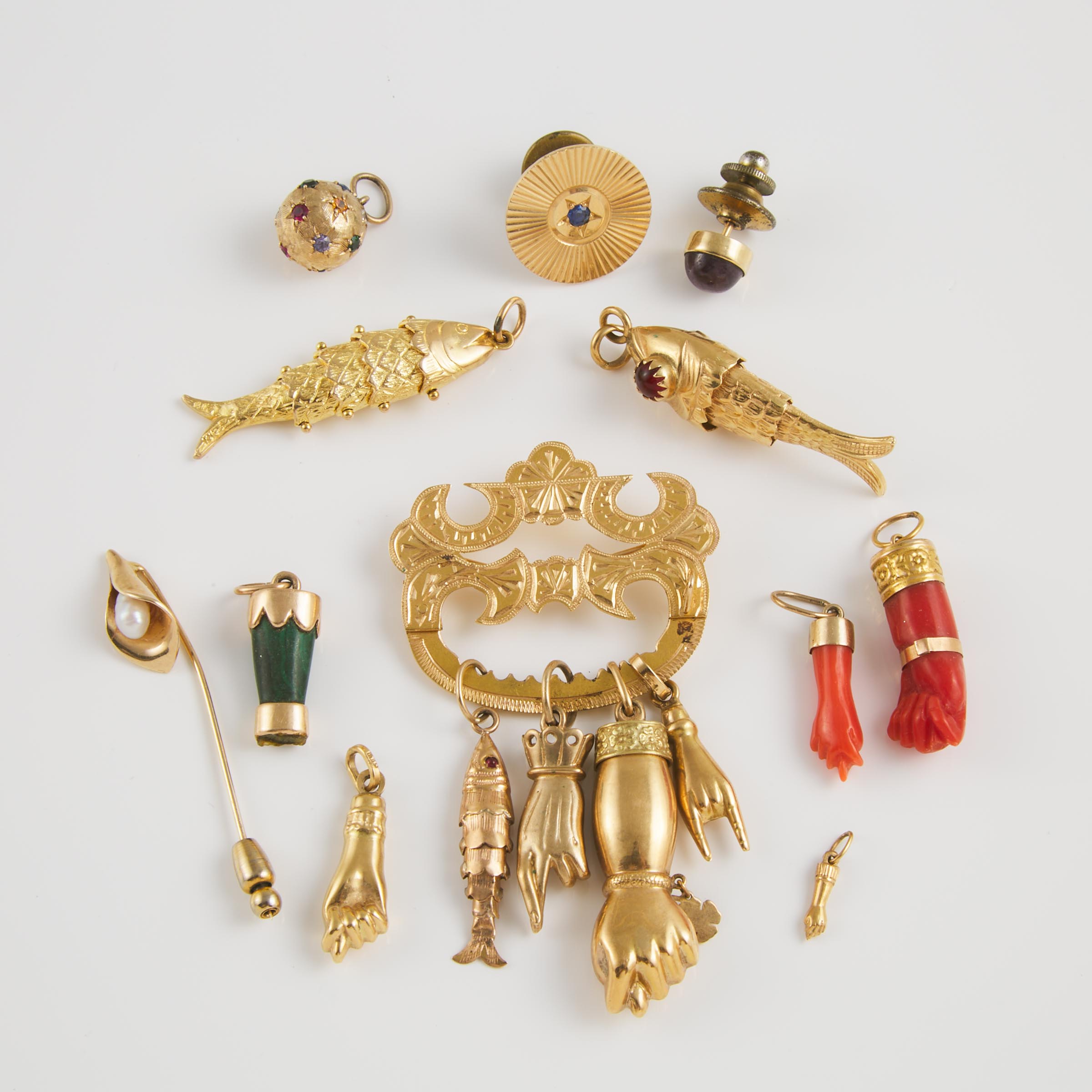 Small Quantity Of Various Yellow Gold Jewellery