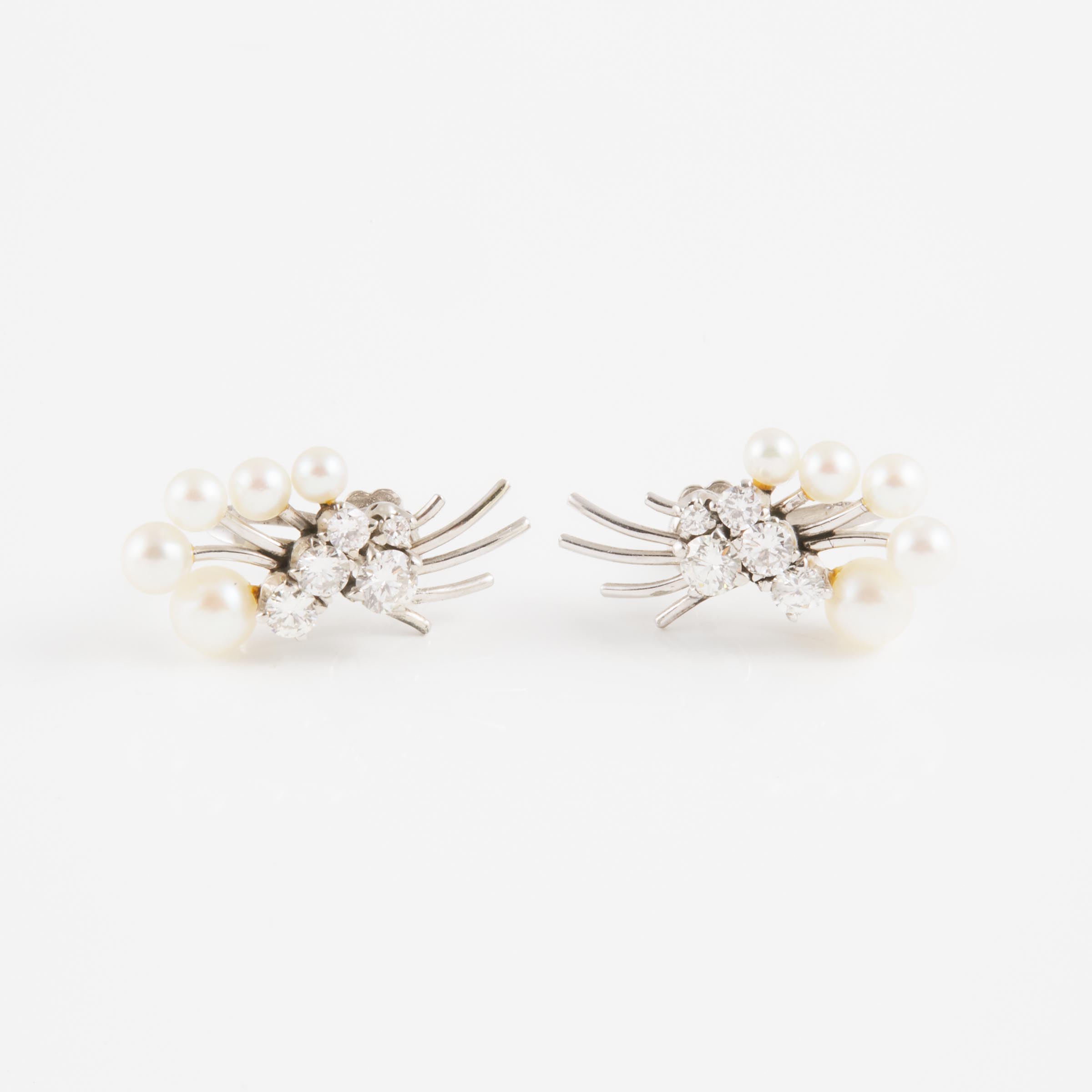 Pair Of 18k White Gold Screw-Back Earrings