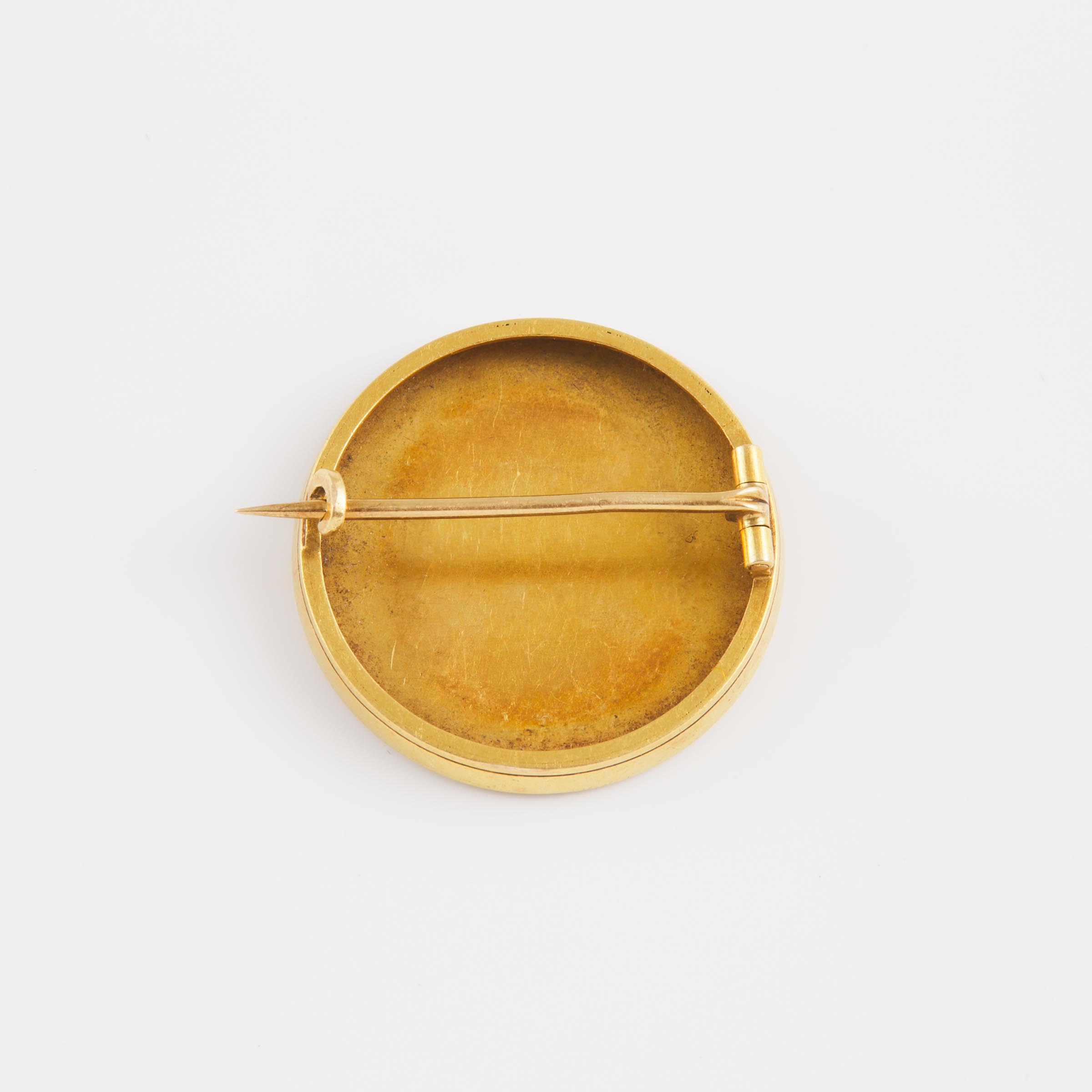 19th Century 18k Yellow Gold And Enamel Circular Pin