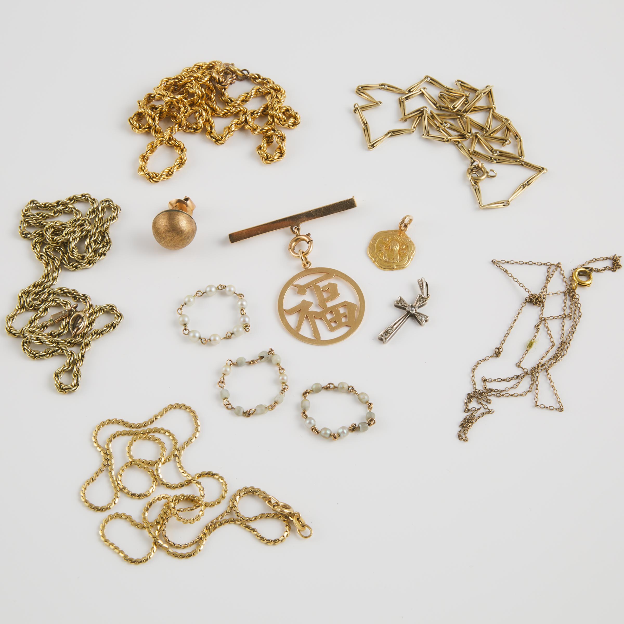 Small Quantity Of Yellow Gold Jewellery