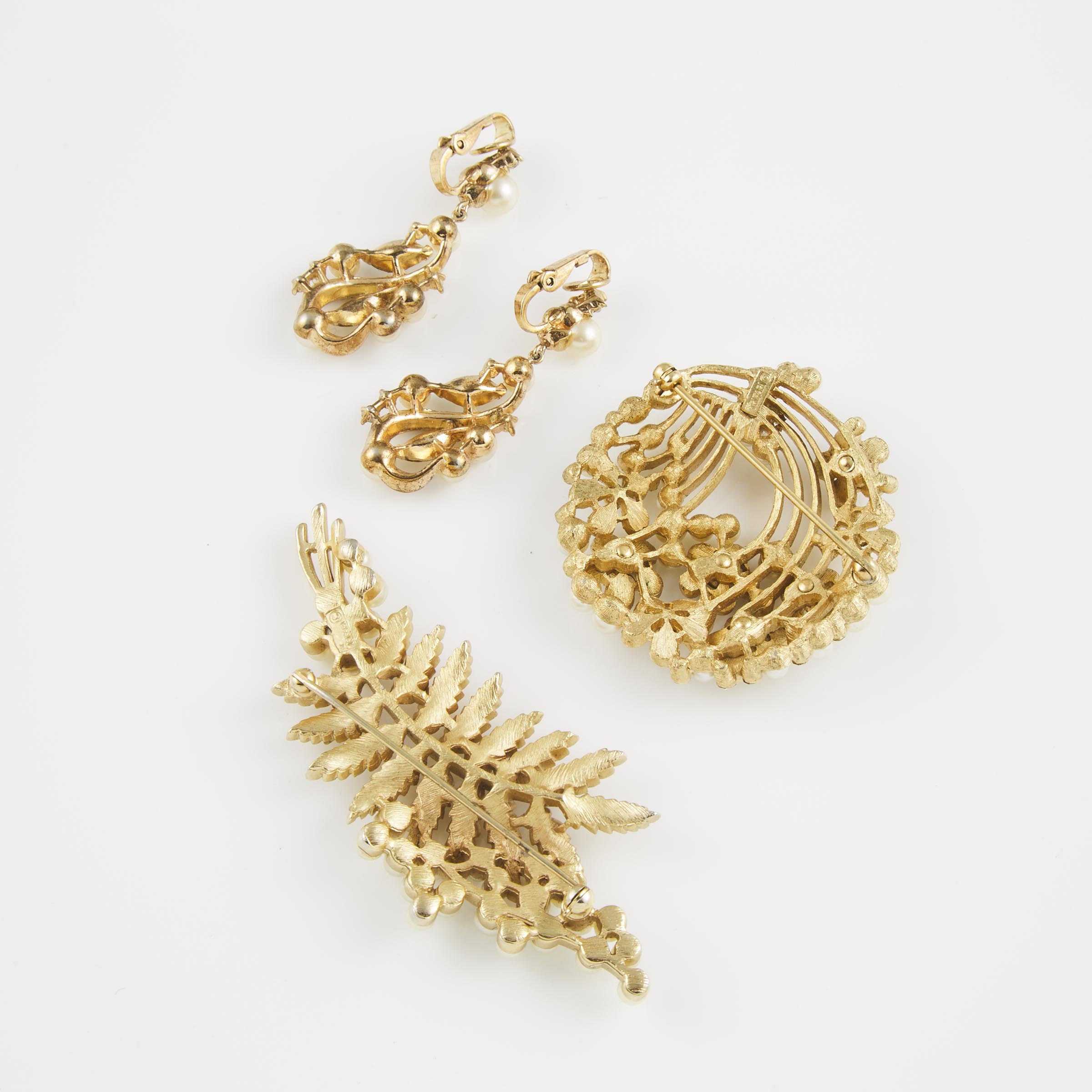 4 Pieces Of Trifari Gold-Tone Metal Jewellery