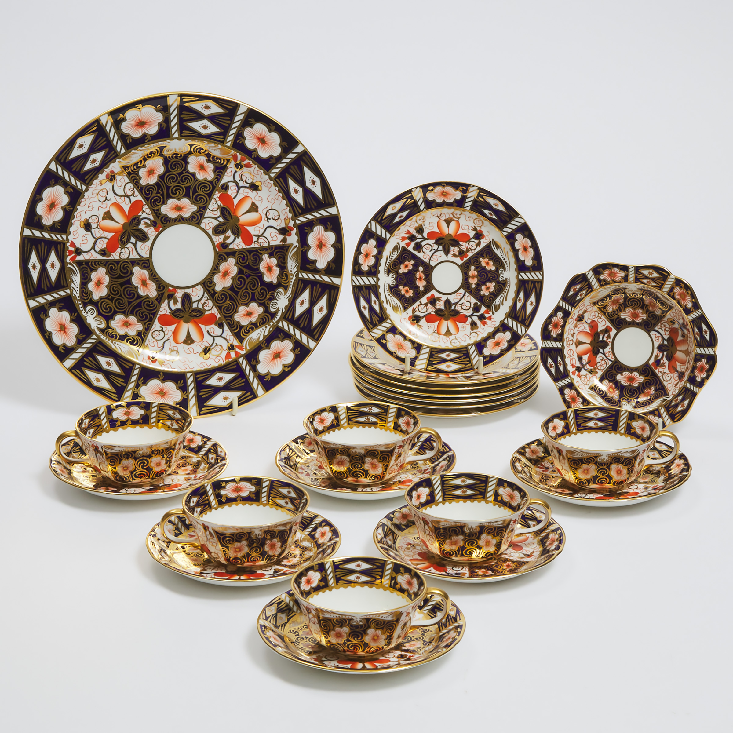 Royal Crown Derby 'Imari' (2451) Pattern Tablewares, 20th century