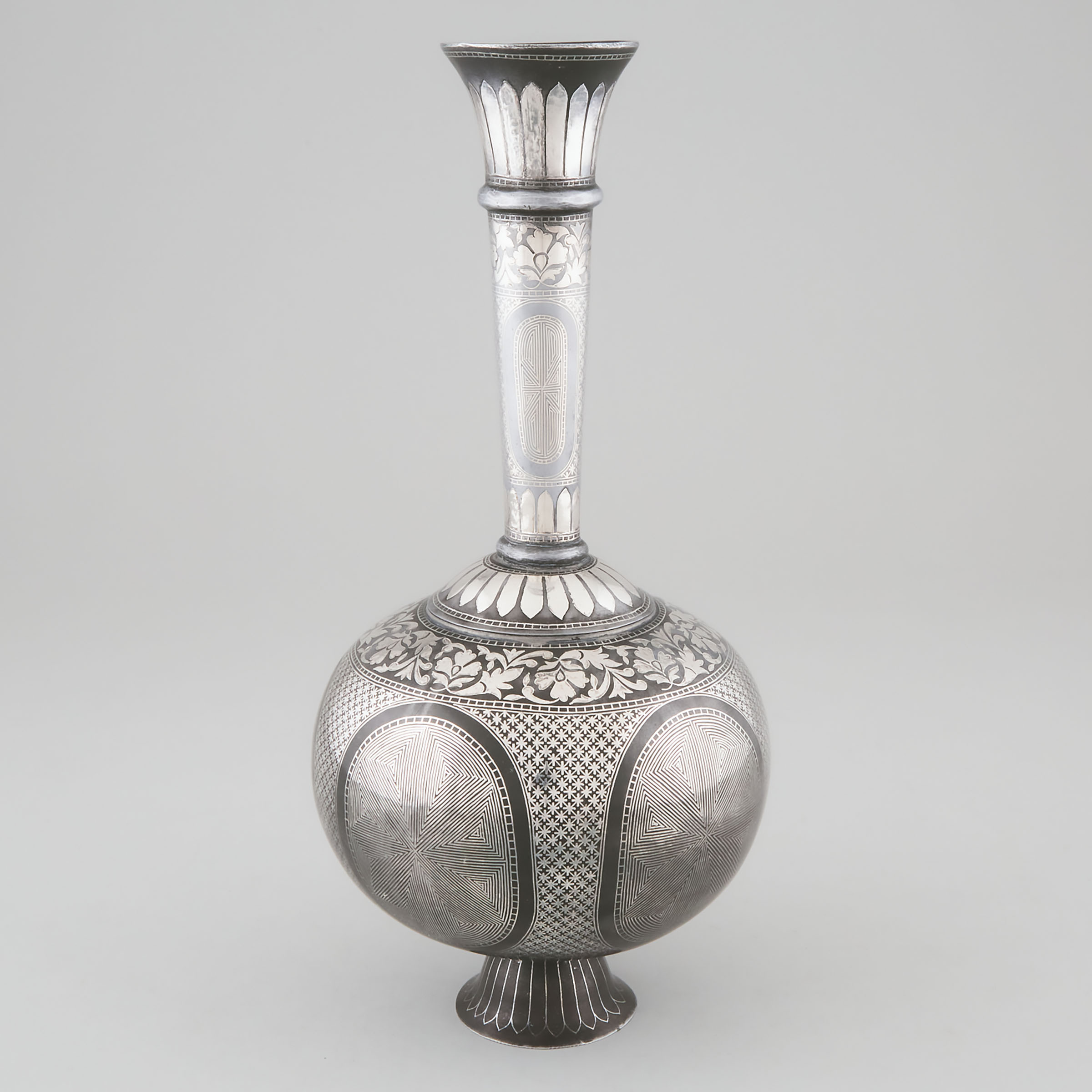 Bidriware Bottle Vase, India, 19th 20th century